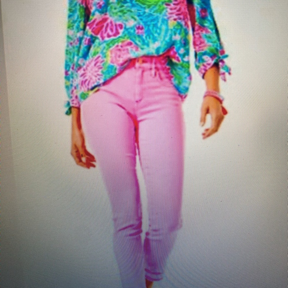 Lilly Pulitzer South Ocean High Rise Hot pink jean fray hem. Size 6